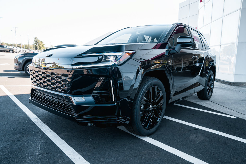New 2026 Toyota RAV4 XSE AWD/4WD image 3