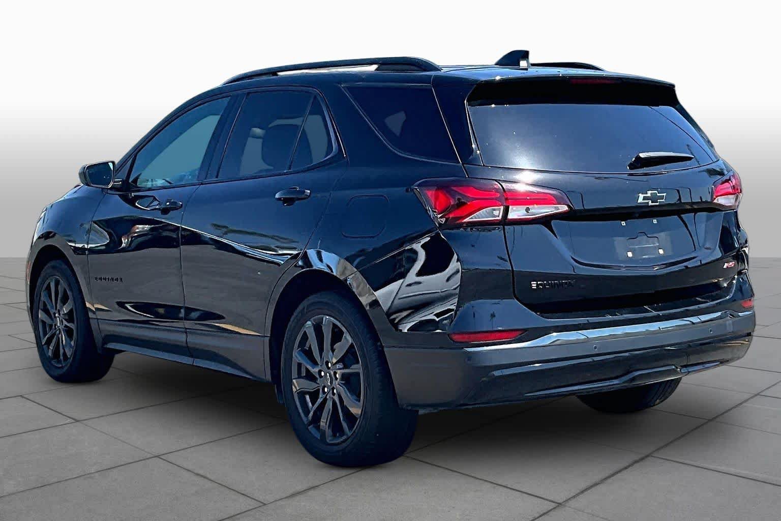 Used 2023 Chevrolet Equinox RS FWD image 11