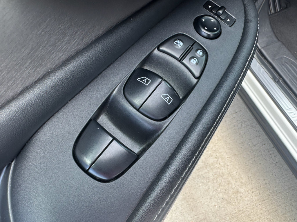 Used 2020 Nissan Murano SV FWD image 11