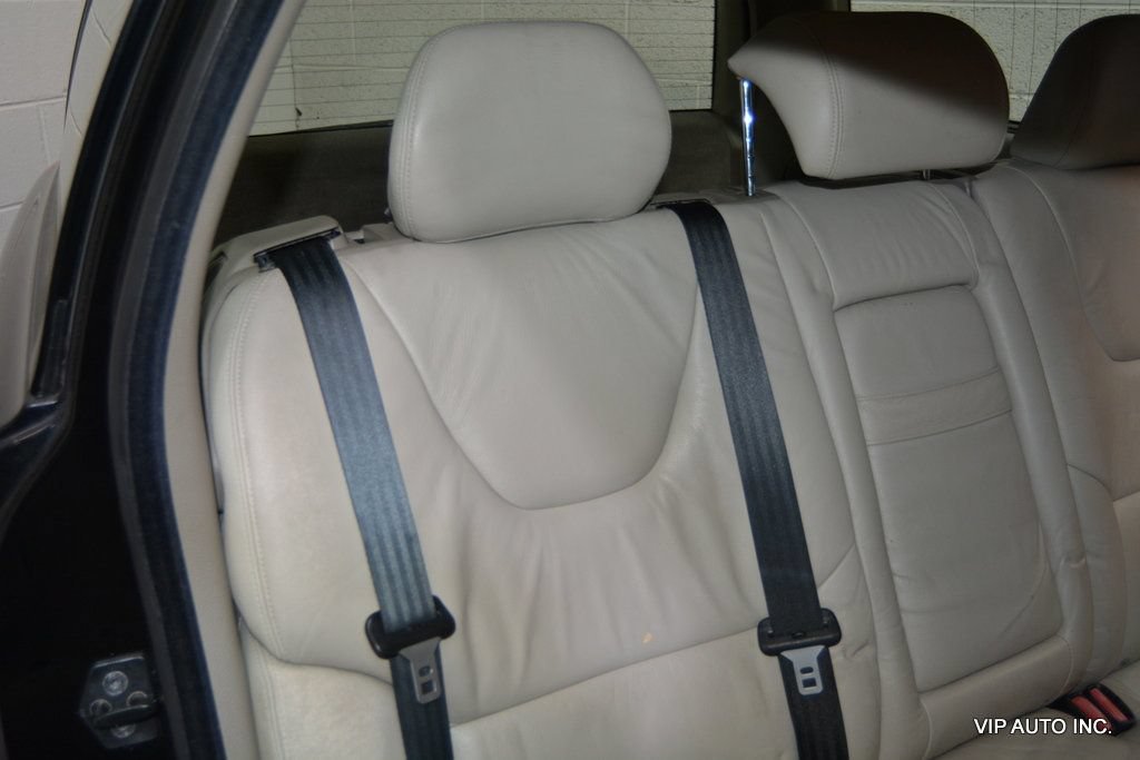 Used 2007 Volvo V70 2.4 FWD image 24