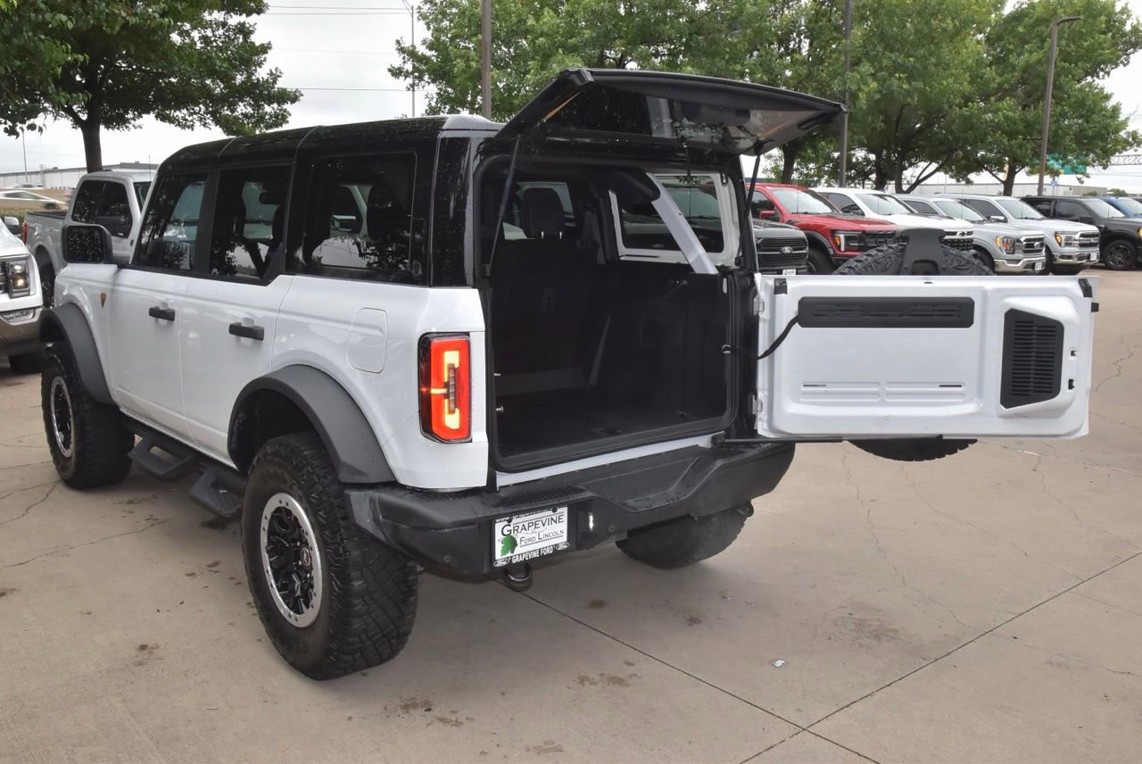Certified 2024 Ford Bronco Badlands w/ Sasquatch Package AWD/4WD image 43