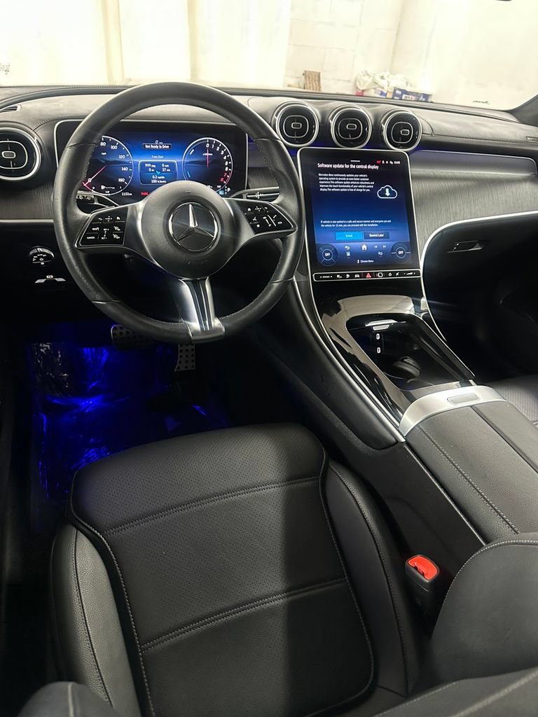 Used 2025 Mercedes-Benz GLC 350e 4MATIC image 22