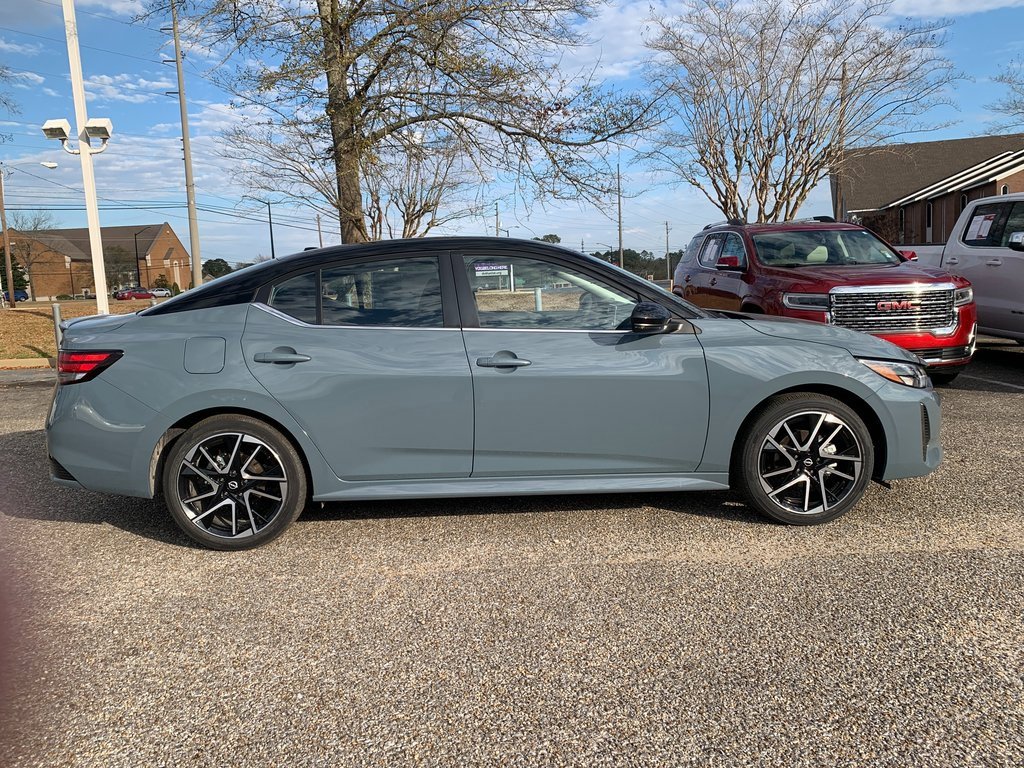 New 2025 Nissan Sentra SR image 2