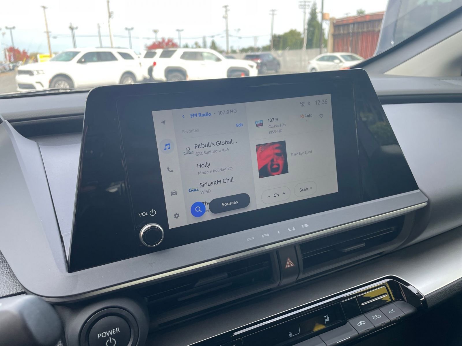 Used 2025 Toyota Prius LE image 21