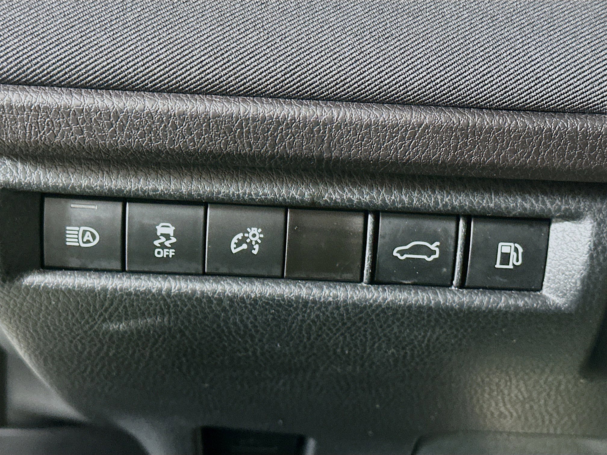 Used 2025 Toyota Camry LE image 17