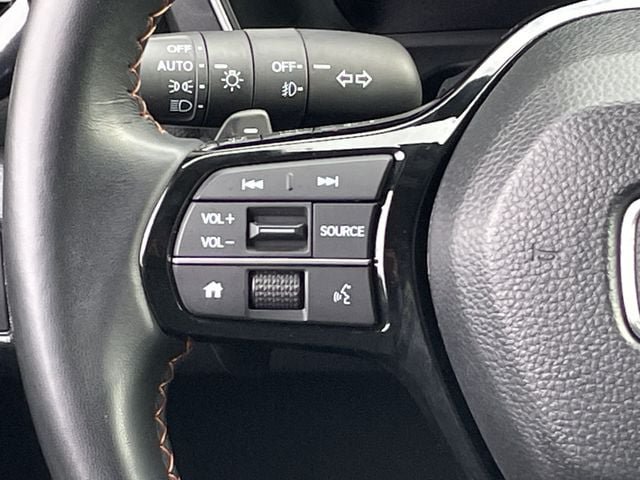 Used 2025 Honda Pilot Sport image 13