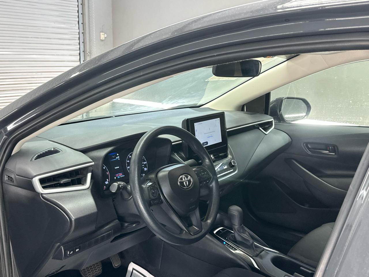 Used 2025 Toyota Corolla LE FWD image 16