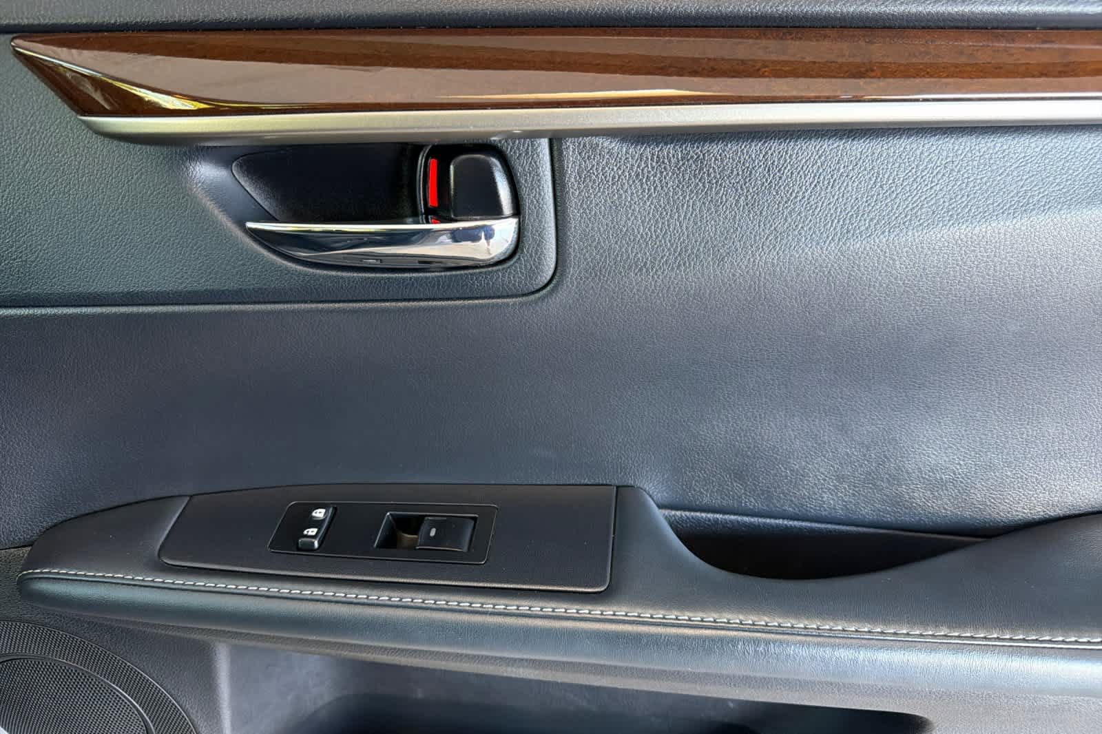 Used 2014 Lexus ES 350 w/ Premium Package FWD image 18