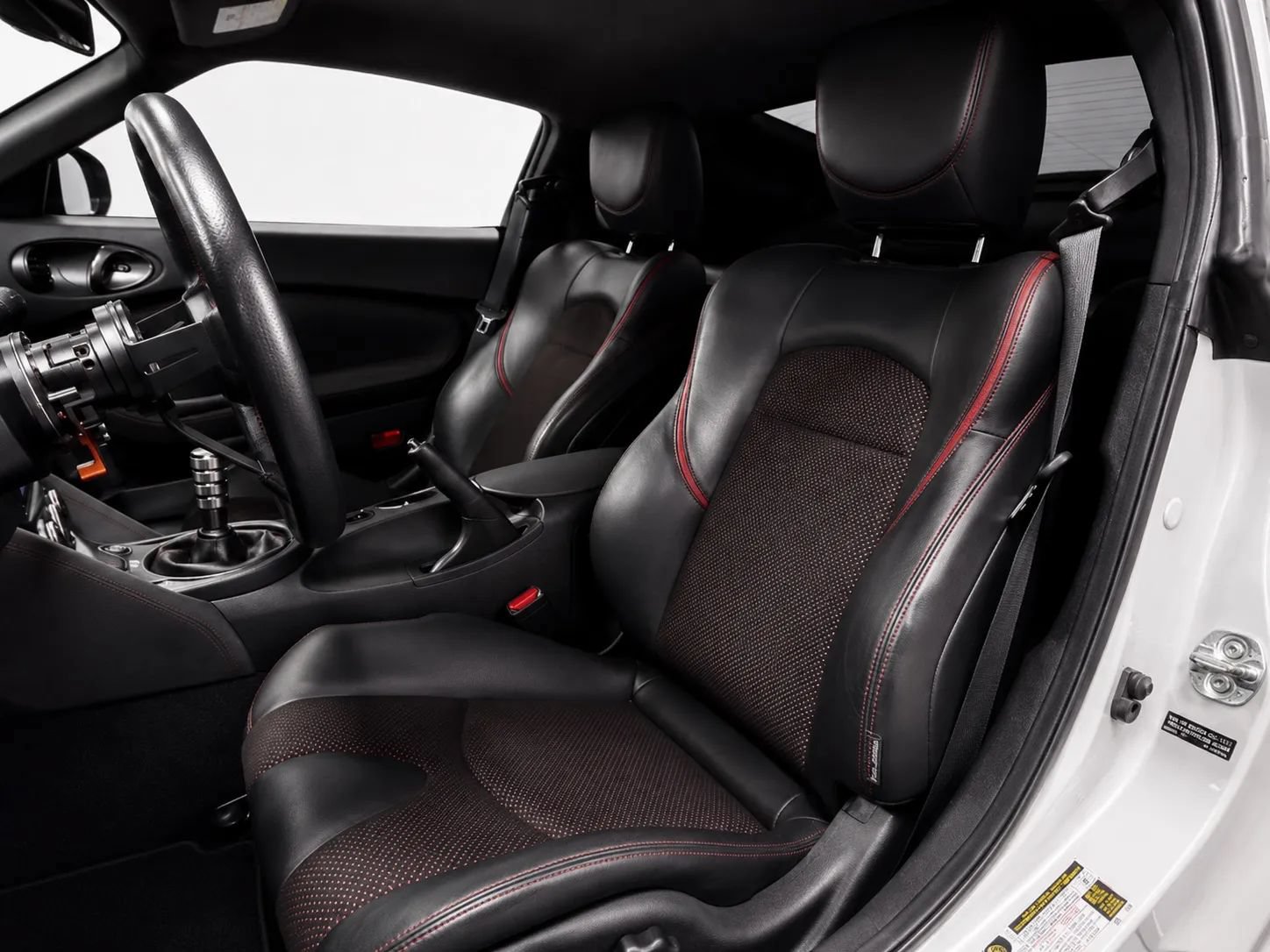 Used 2020 Nissan 370Z Coupe RWD image 9