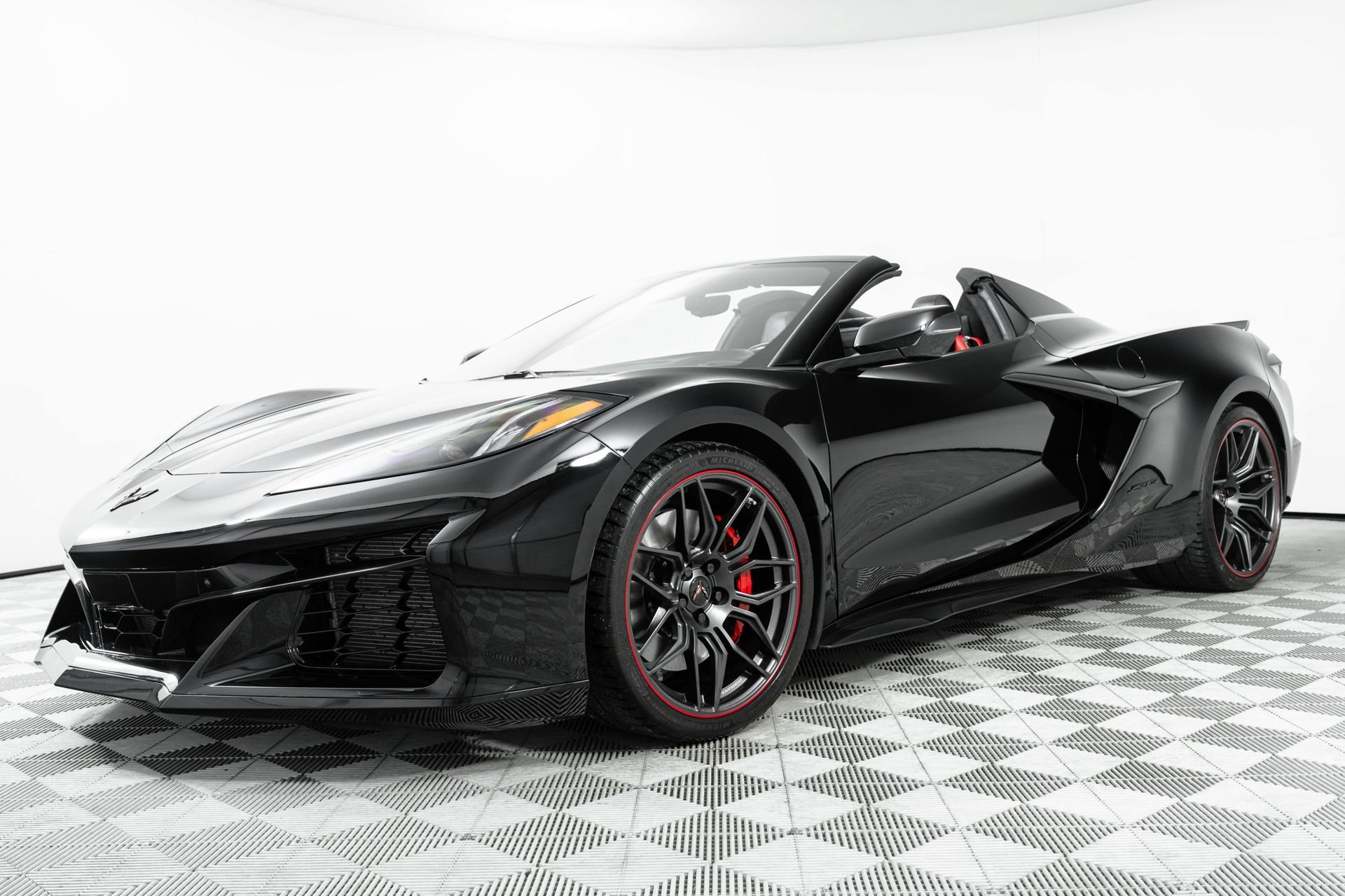 Used 2024 Chevrolet Corvette Z06 RWD image 96