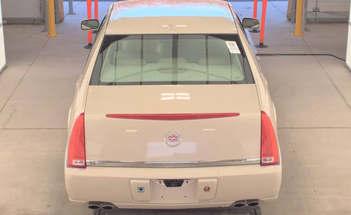 Used 2011 Cadillac DTS FWD image 20