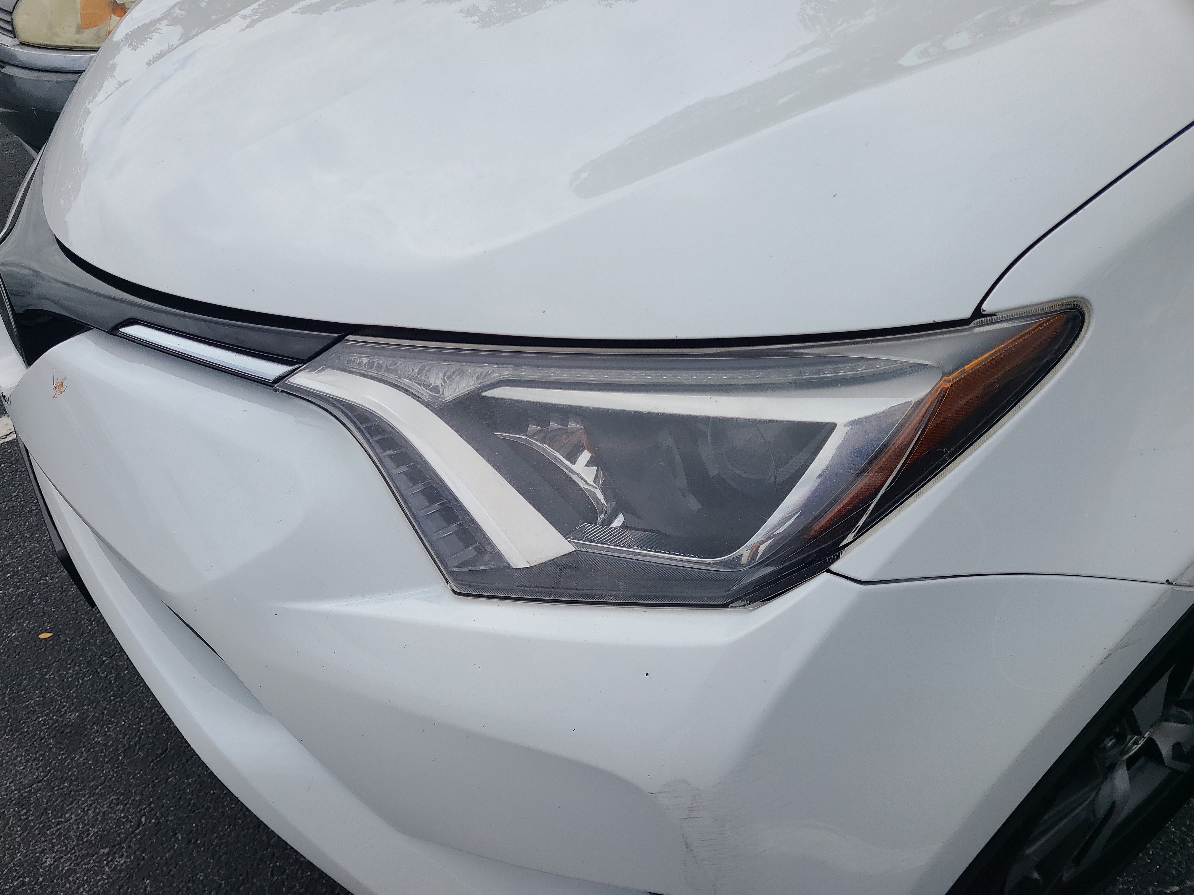 Used 2017 Toyota RAV4 XLE w/ Plus Extra Value Package AWD/4WD image 8