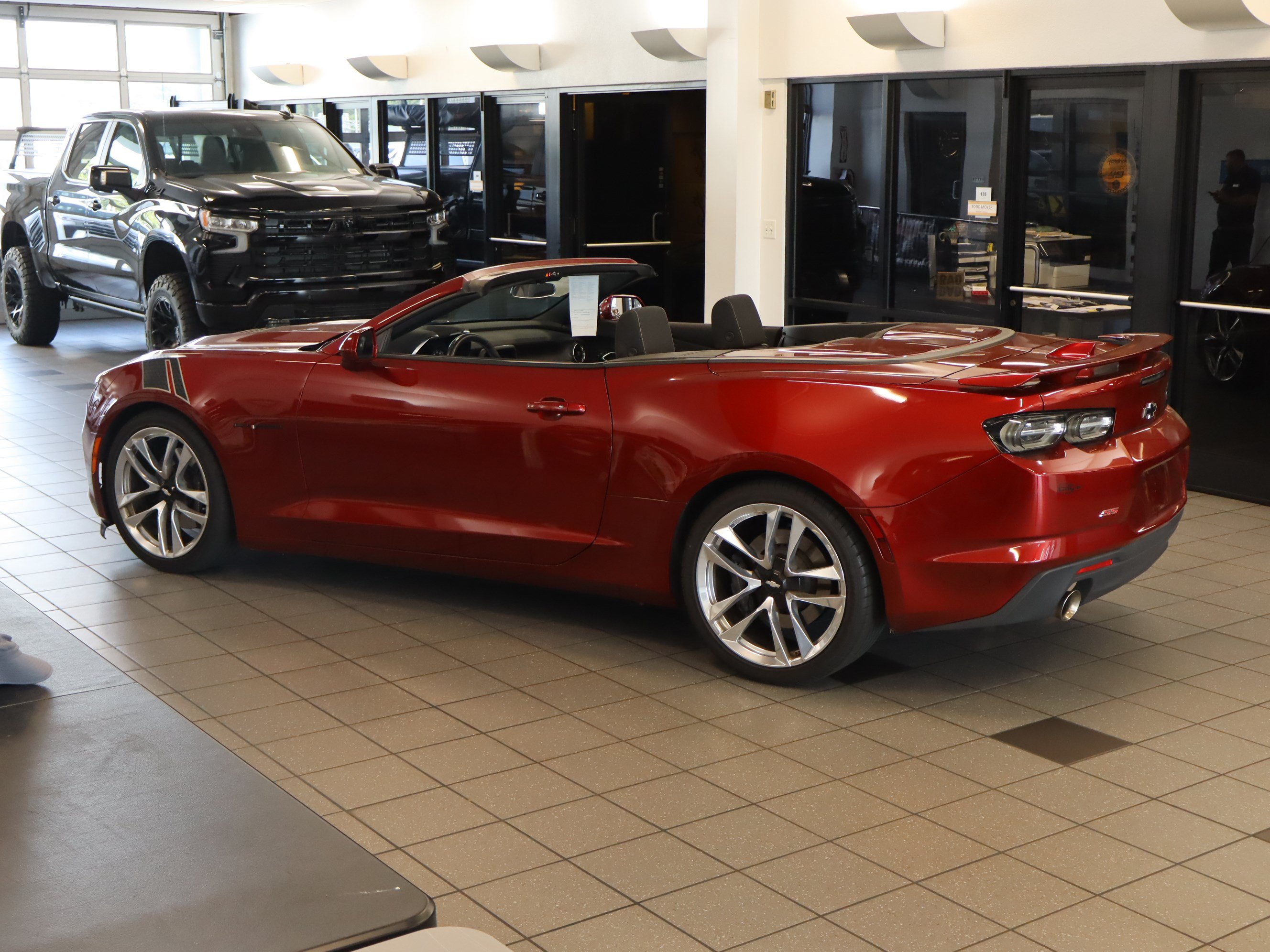 Used 2021 Chevrolet Camaro SS w/ Wild Cherry Design Package 1 RWD image 8