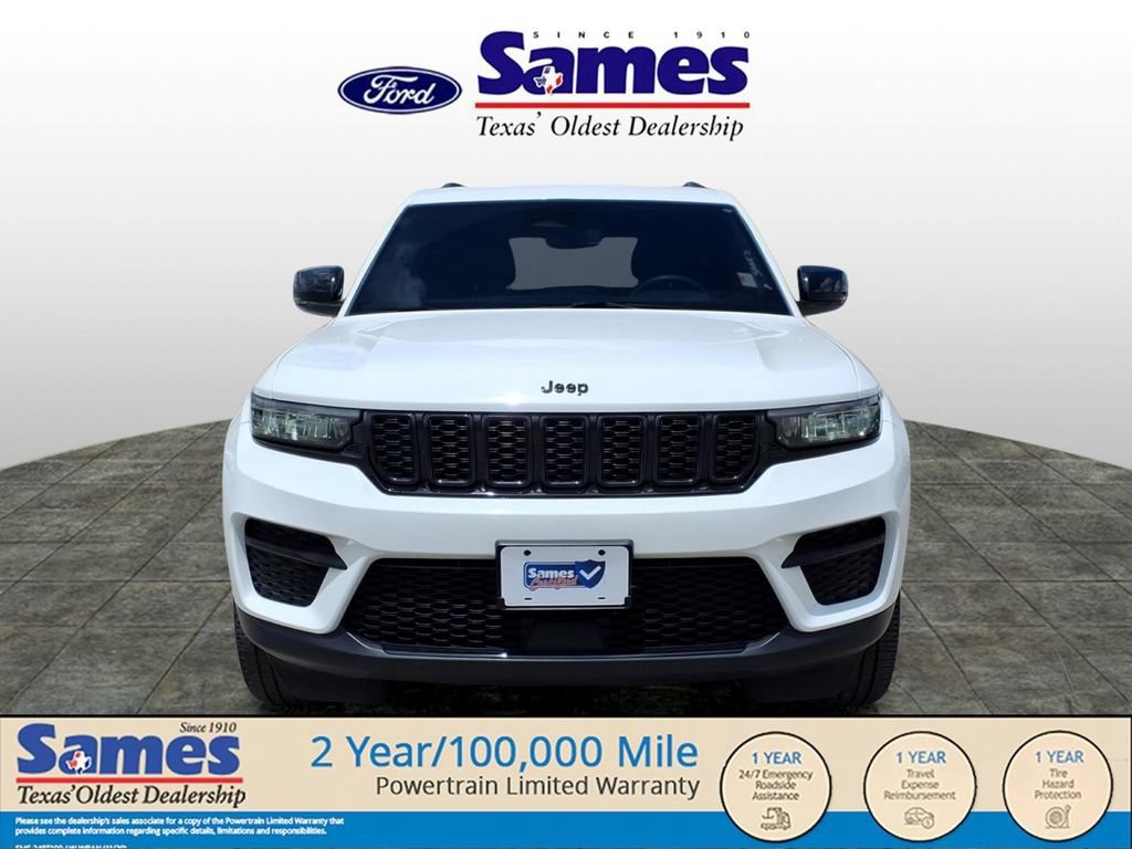 Used 2023 Jeep Grand Cherokee Altitude AWD/4WD image 8