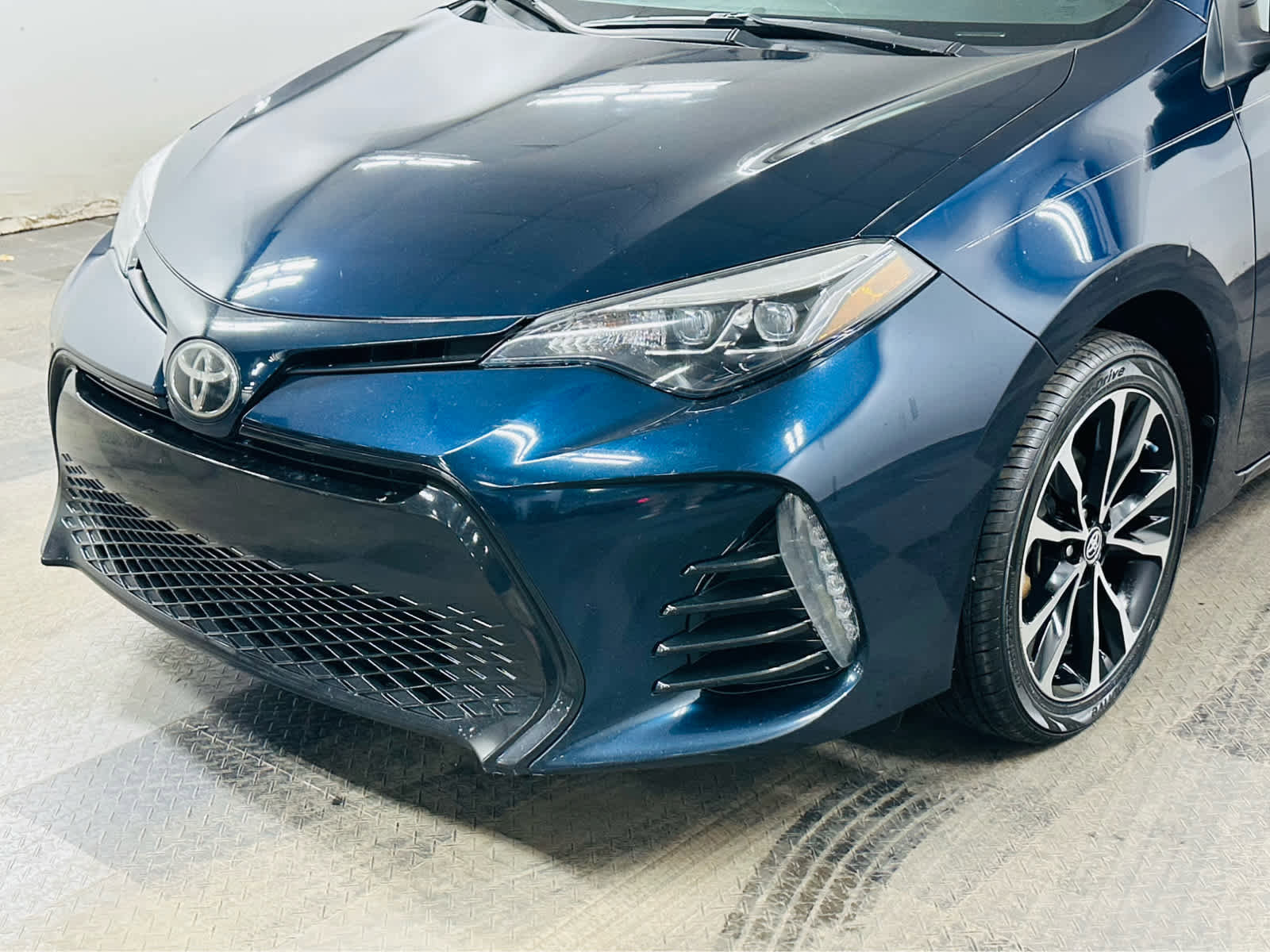Used 2018 Toyota Corolla SE FWD image 1