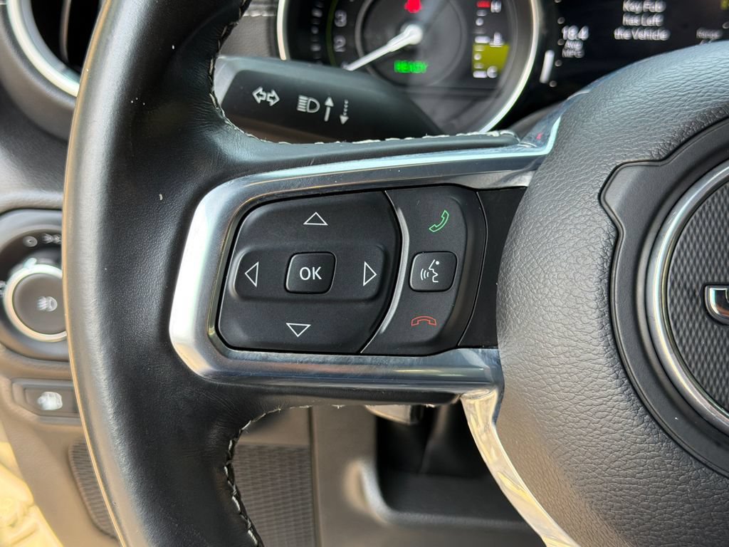 Used 2022 Jeep Wrangler Unlimited Sahara AWD/4WD image 22