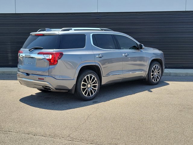 Used 2020 GMC Acadia Denali w/ Denali Ultimate Package AWD/4WD image 3