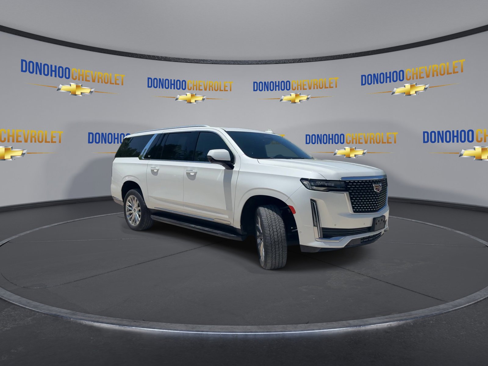 Used 2023 Cadillac Escalade ESV Premium Luxury RWD image 5