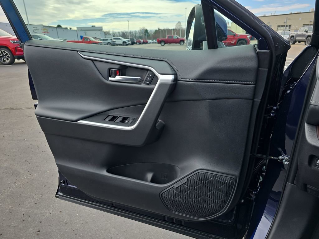 Used 2025 Toyota RAV4 Limited w/ Advanced Technology Package image 29