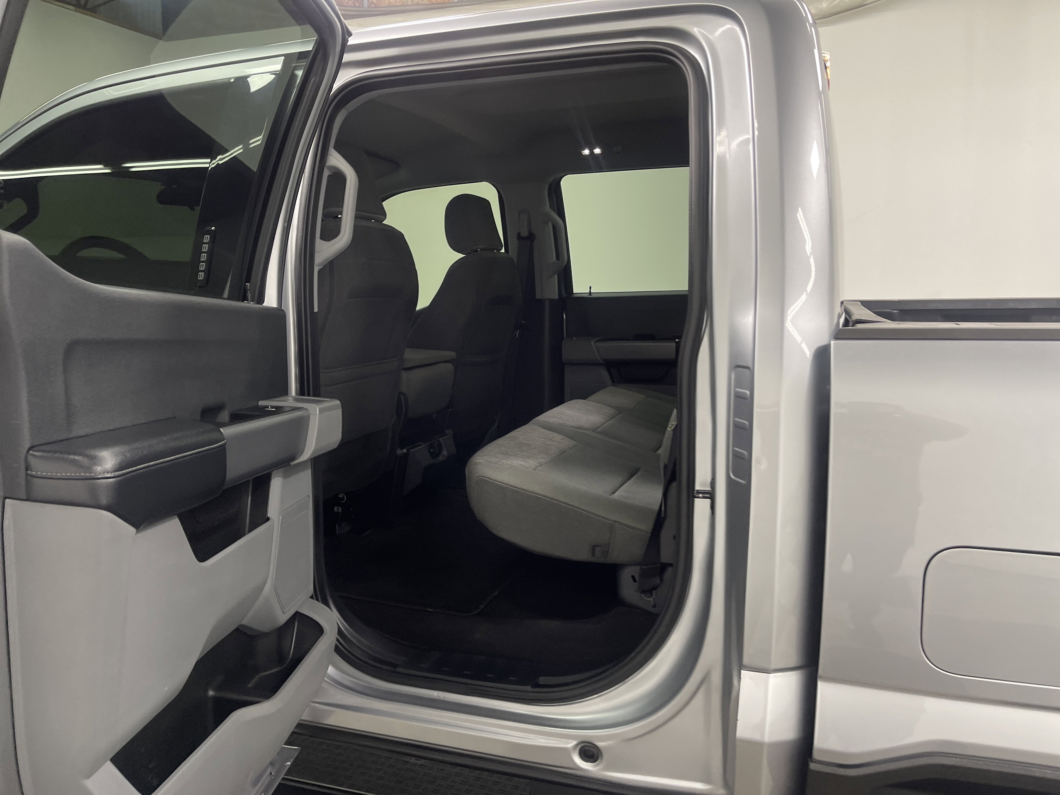 Used 2024 Ford F350 XLT image 13