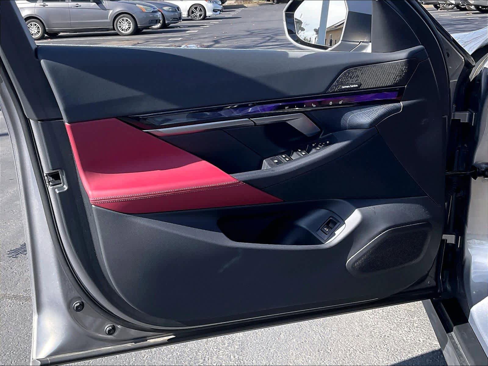 Certified 2025 BMW i5 xDrive40 w/ Premium Package image 24
