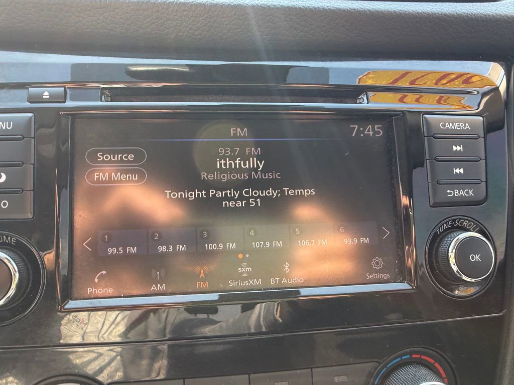 Used 2021 Nissan Rogue Sport S image 38