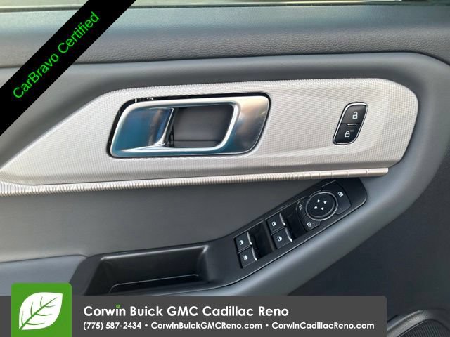Used 2025 Ford Explorer Active AWD/4WD image 10