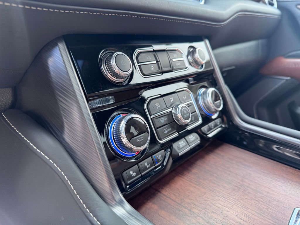 Used 2024 GMC Yukon Denali Ultimate image 17