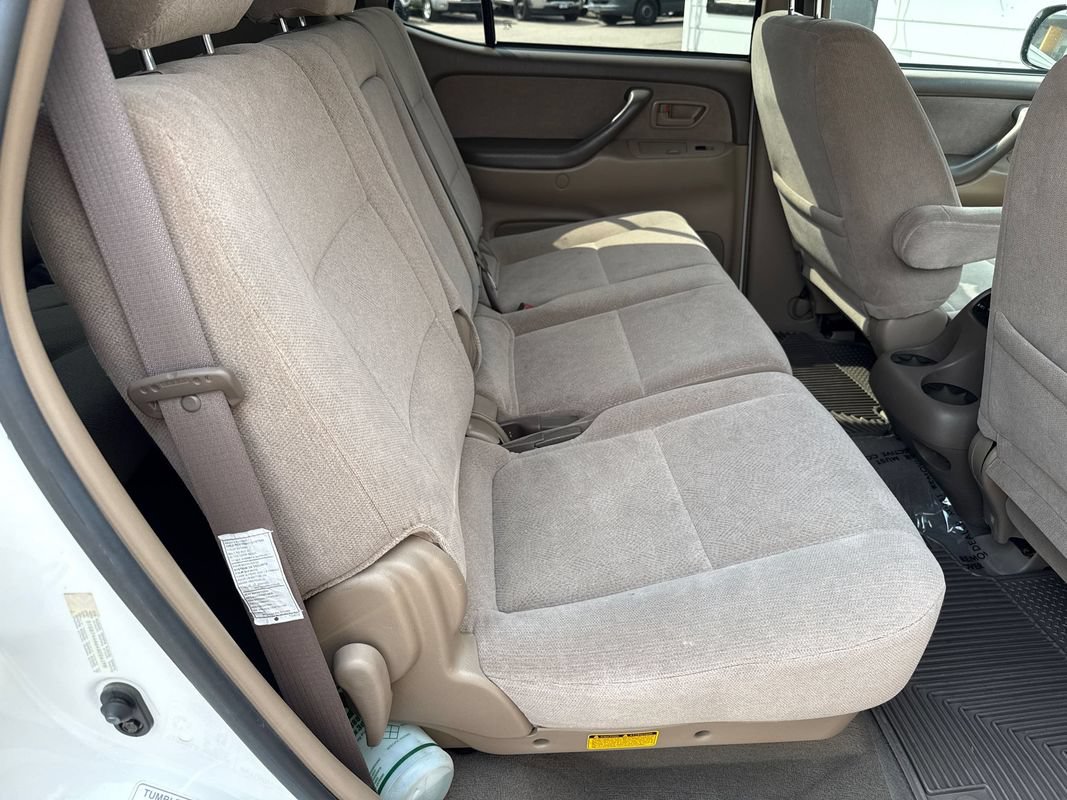 Used 2004 Toyota Sequoia SR5 AWD/4WD image 32