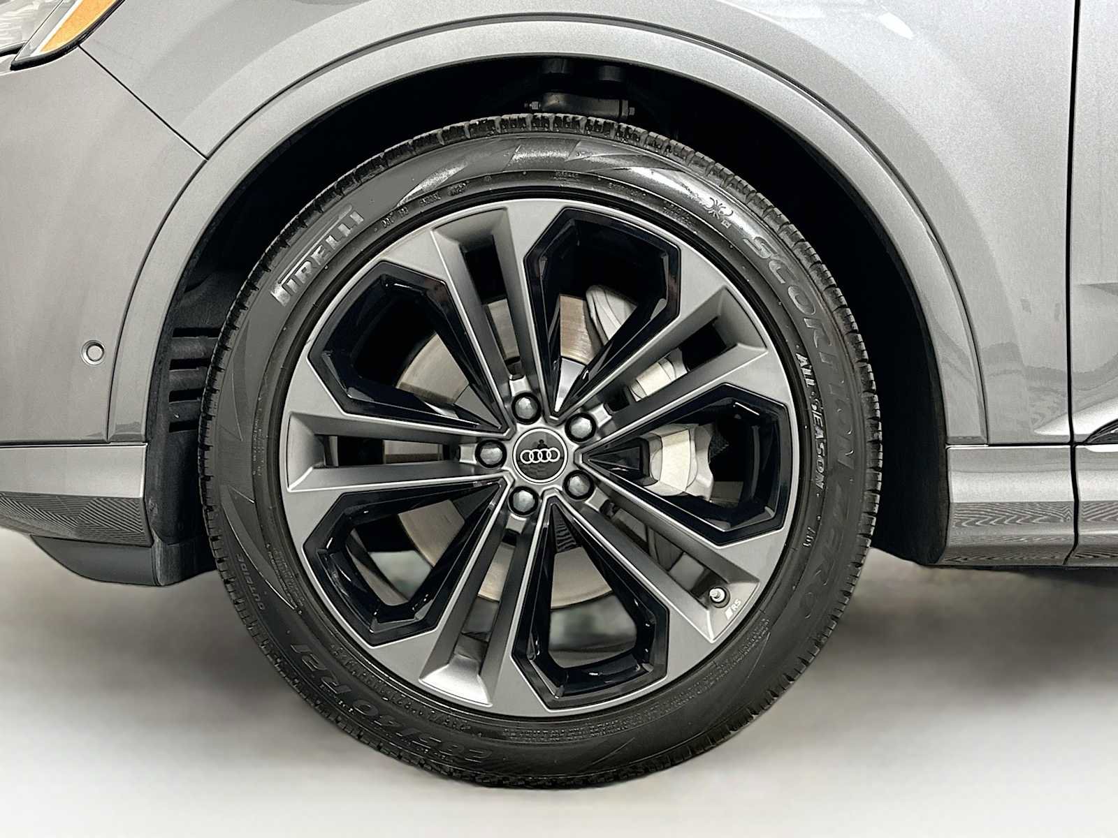 Used 2025 Audi Q7 3.0T Prestige w/ Prestige Package image 32