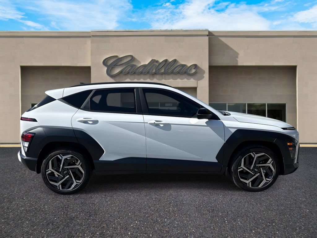 Used 2026 Hyundai Kona SEL Premium FWD image 2