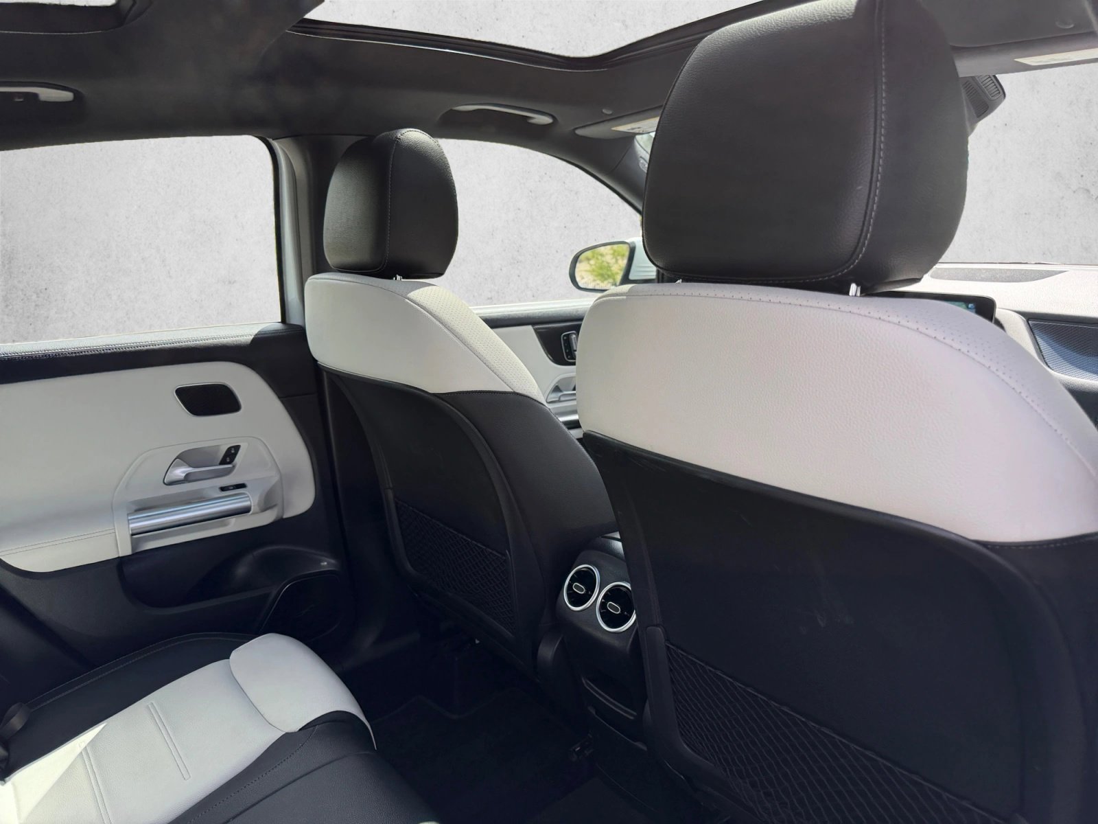 Used 2021 Mercedes-Benz GLA 35 AMG 4MATIC image 26