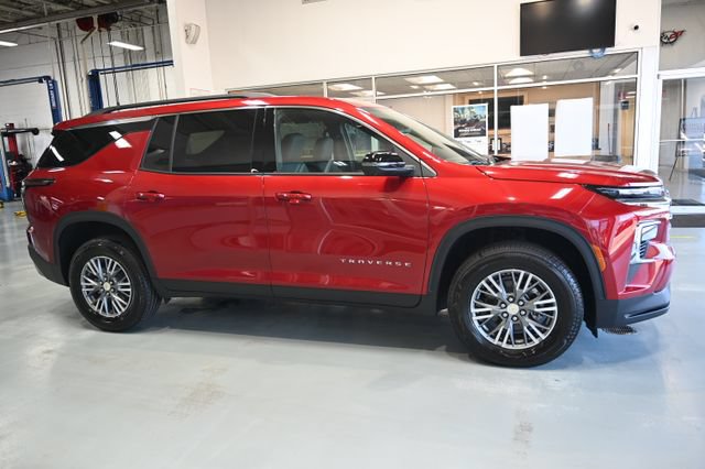 New 2027 Chevrolet Traverse LT w/ Driver Confidence Package FWD image 4