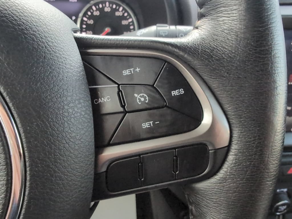 Used 2022 Jeep Renegade Limited AWD/4WD image 18