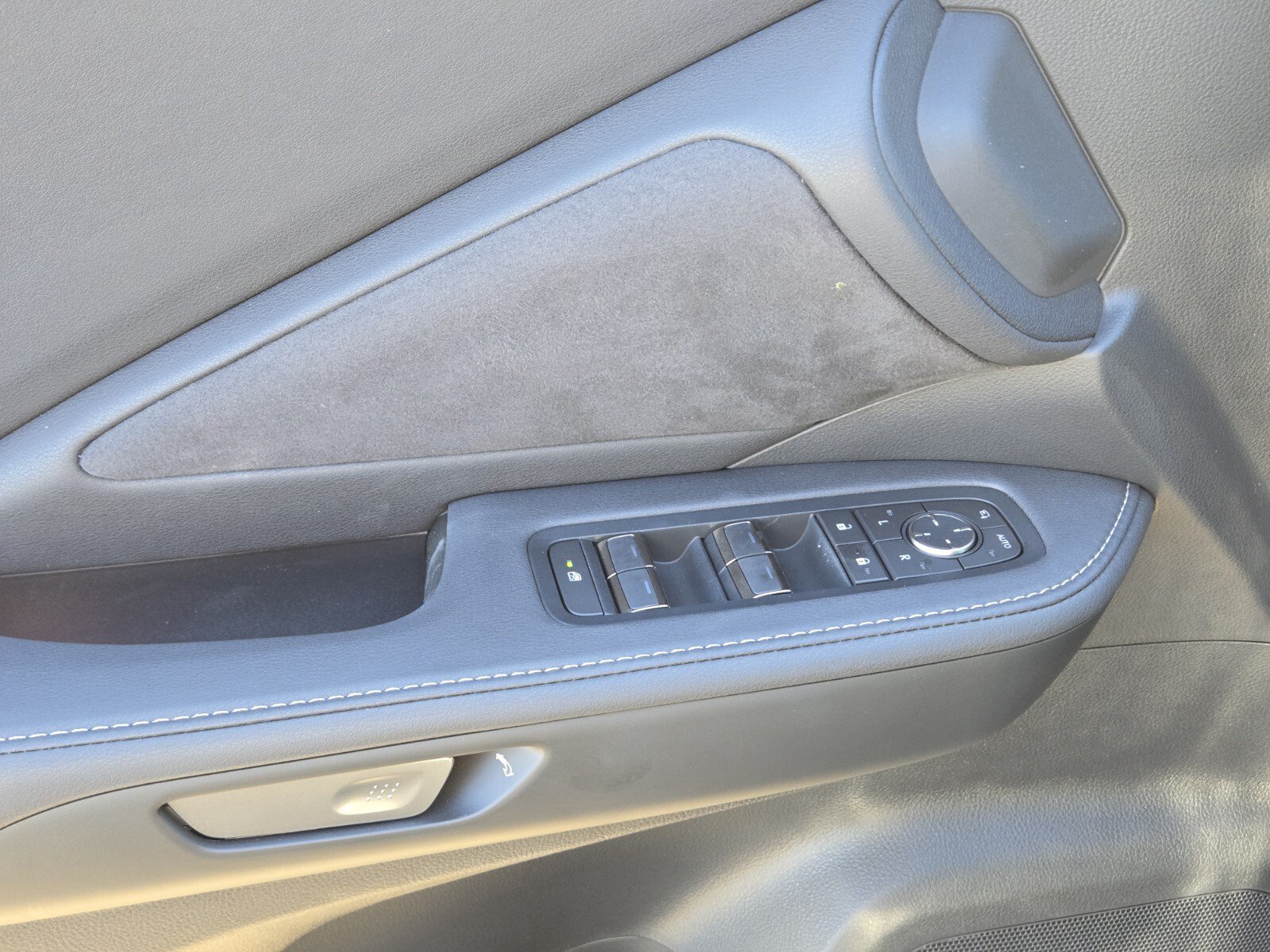 New 2026 Lexus TX 500h AWD image 9