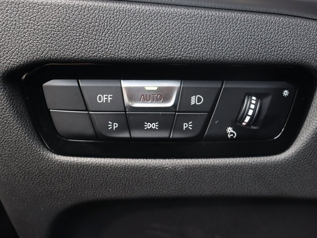 Used 2025 BMW 330i xDrive Sedan image 36