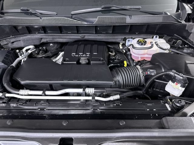 Used 2025 Chevrolet Silverado 1500 LT AWD/4WD image 31