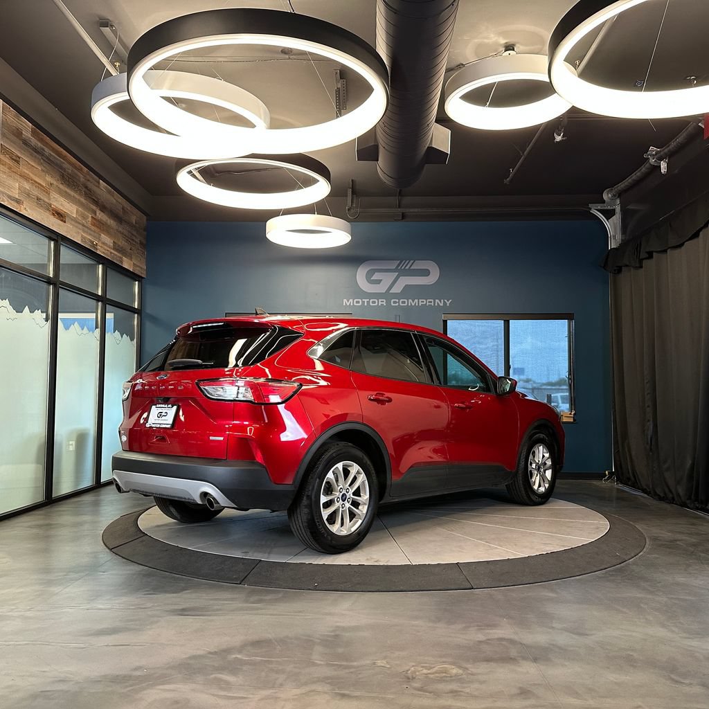 Used 2020 Ford Escape SE FWD image 3