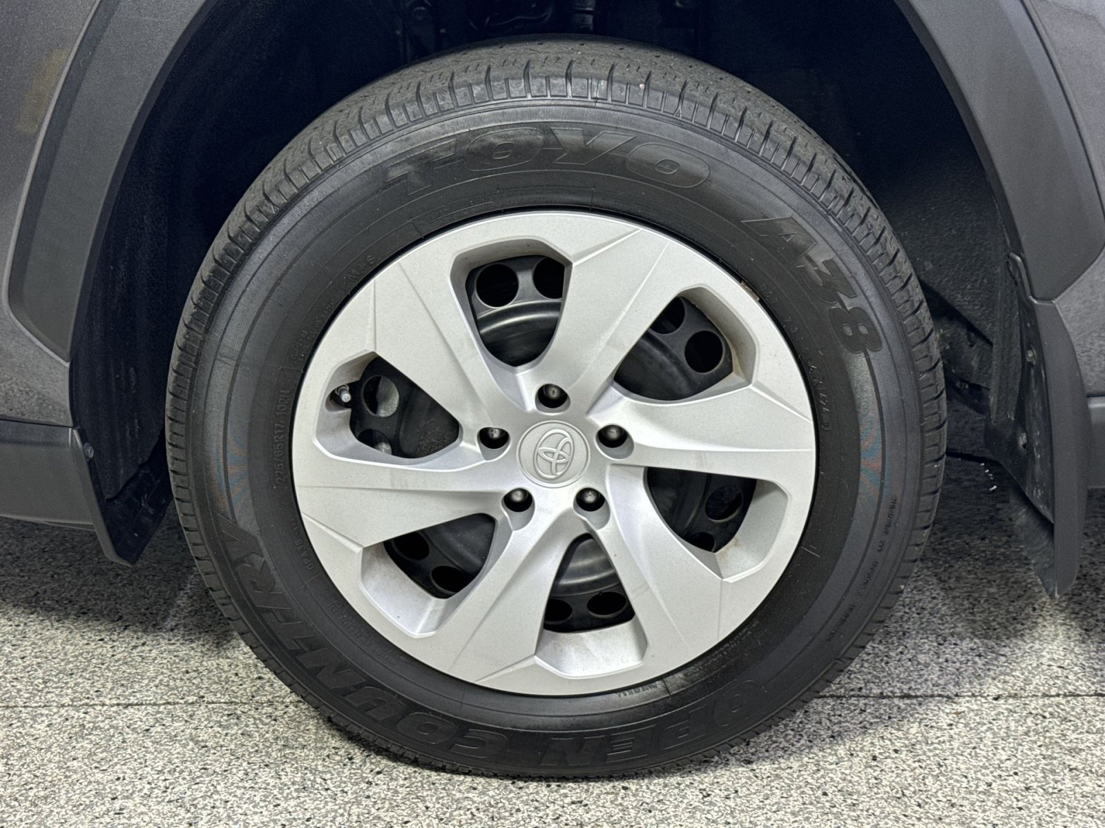 Used 2024 Toyota RAV4 LE AWD/4WD image 24