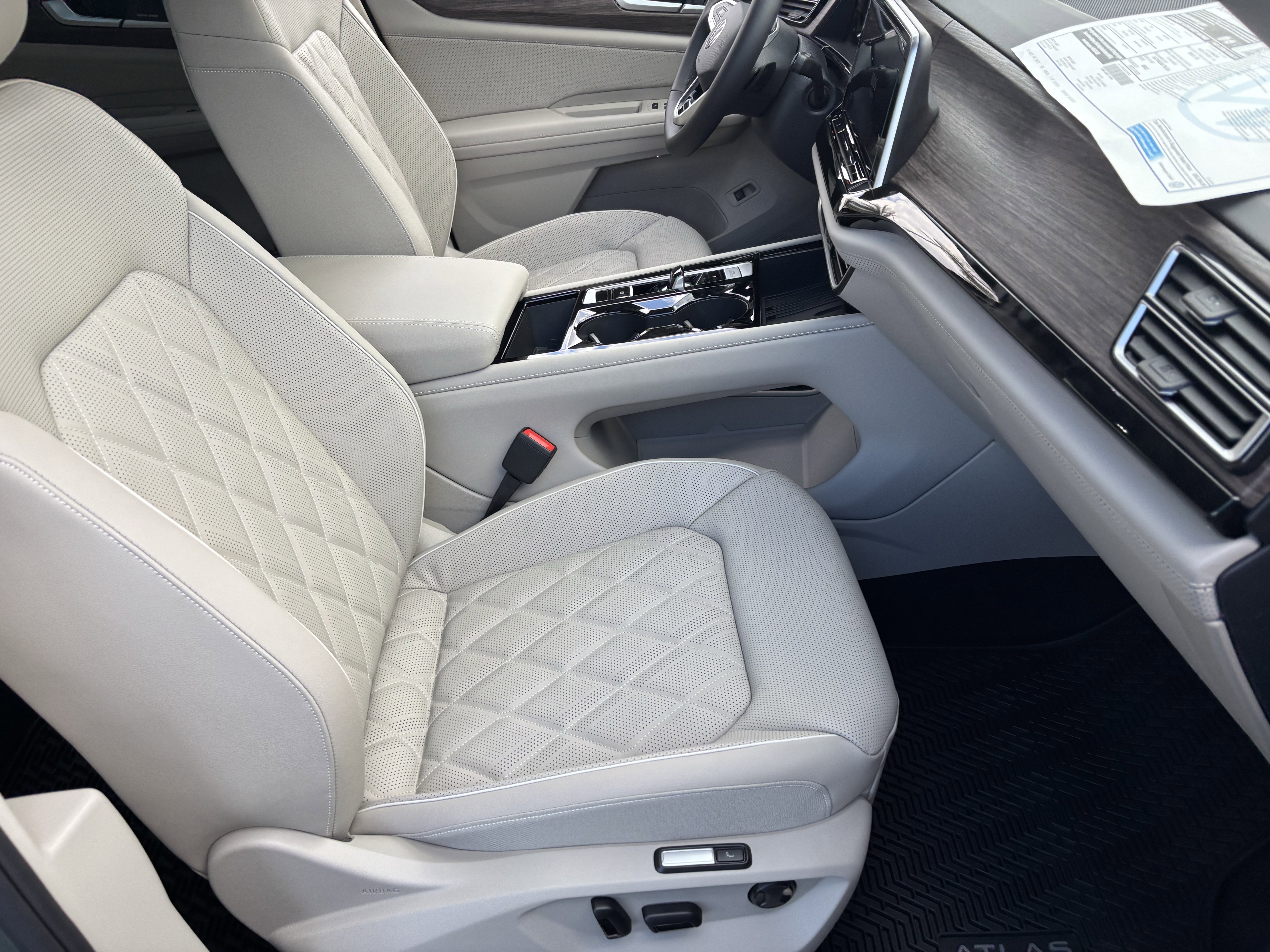 New 2026 Volkswagen Atlas SEL Premium R-Line image 8