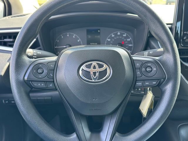 Used 2025 Toyota Corolla LE image 41