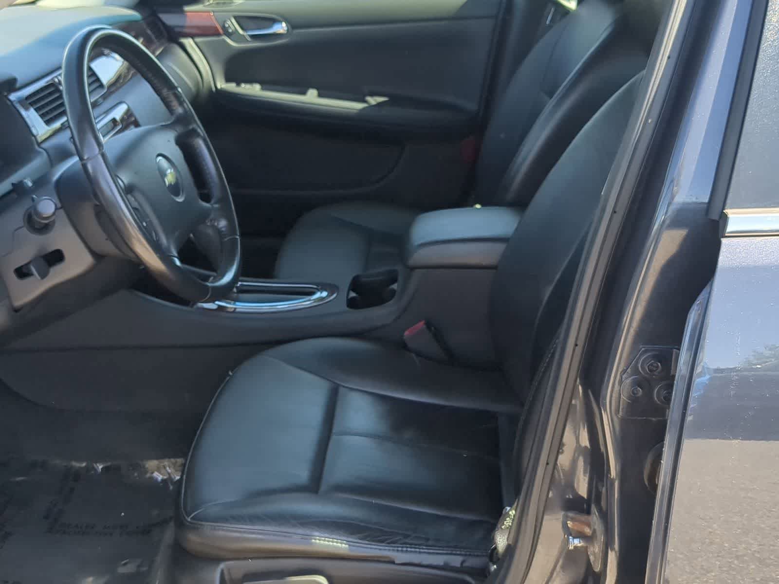 Used 2009 Chevrolet Impala LT w/ Luxury Edition Package FWD image 16