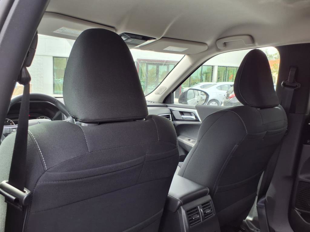 New 2025 Mitsubishi Outlander ES image 13