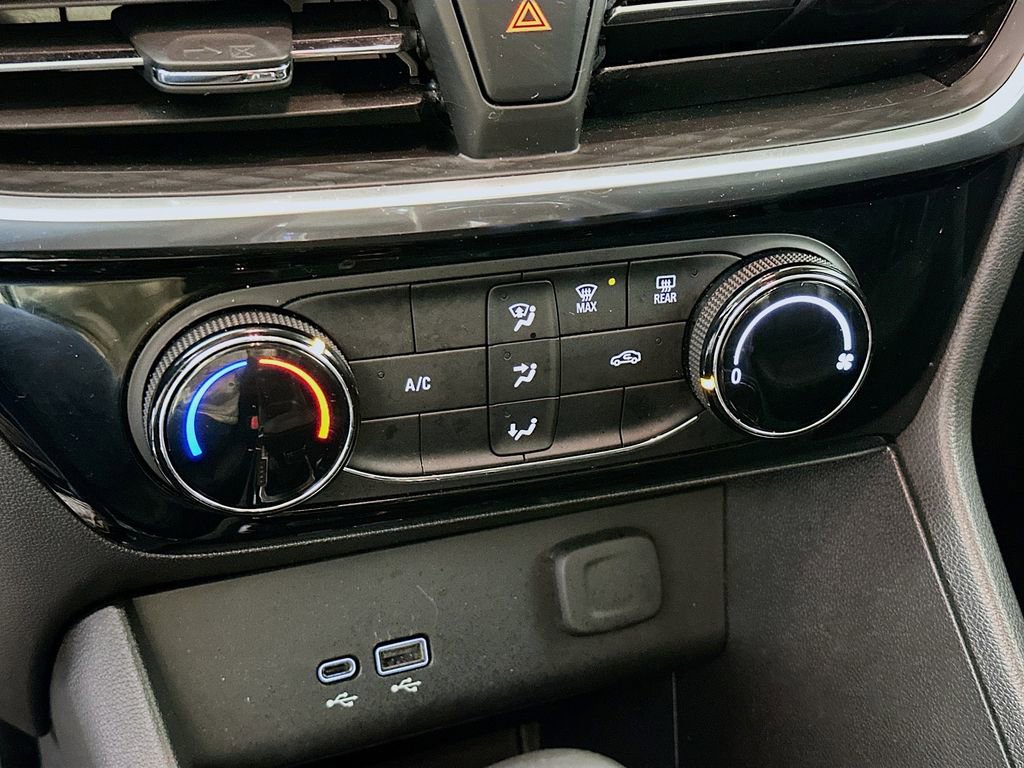 Used 2024 Buick Encore GX Sport Touring image 21