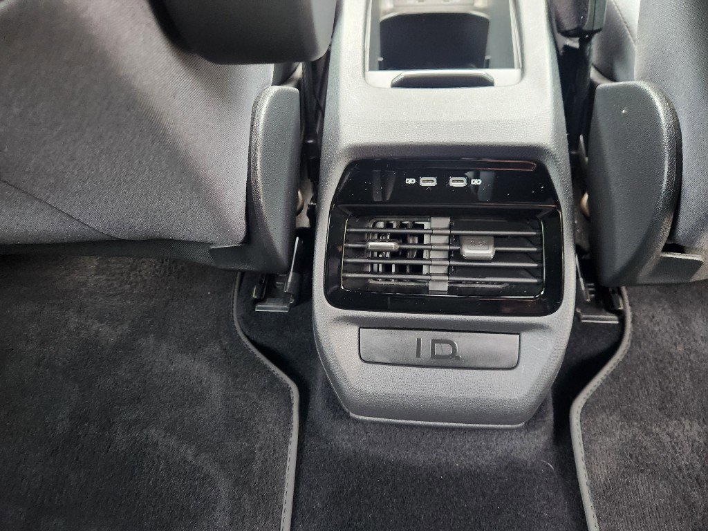 Certified 2021 Volkswagen ID.4 Pro AWD/4WD image 17