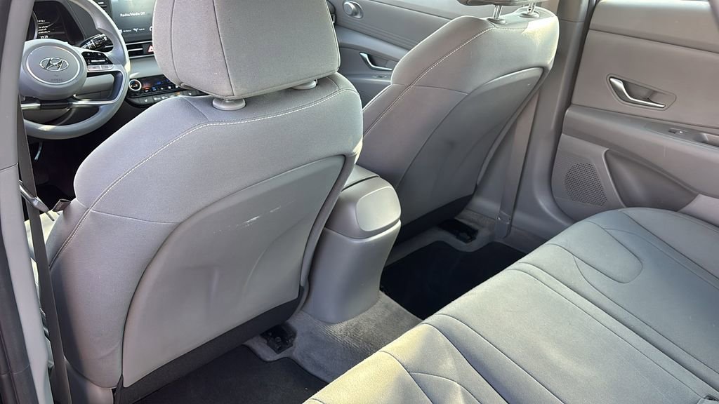 Used 2022 Hyundai Elantra Blue image 31