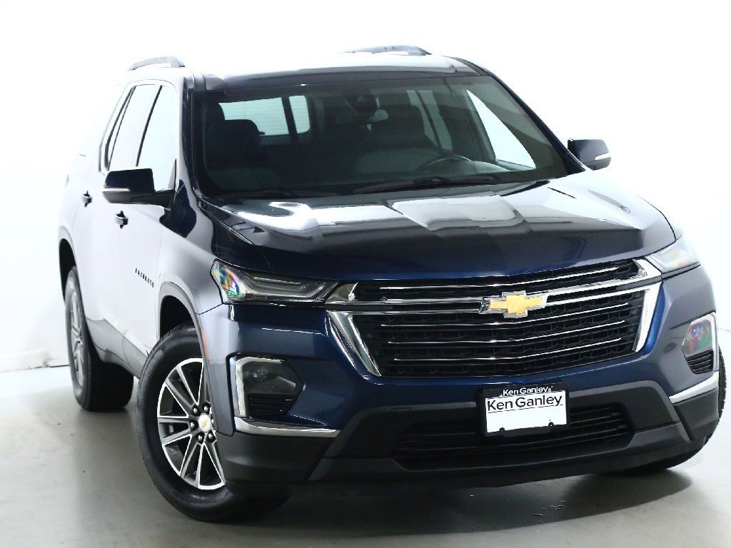 Used 2023 Chevrolet Traverse LT image 2