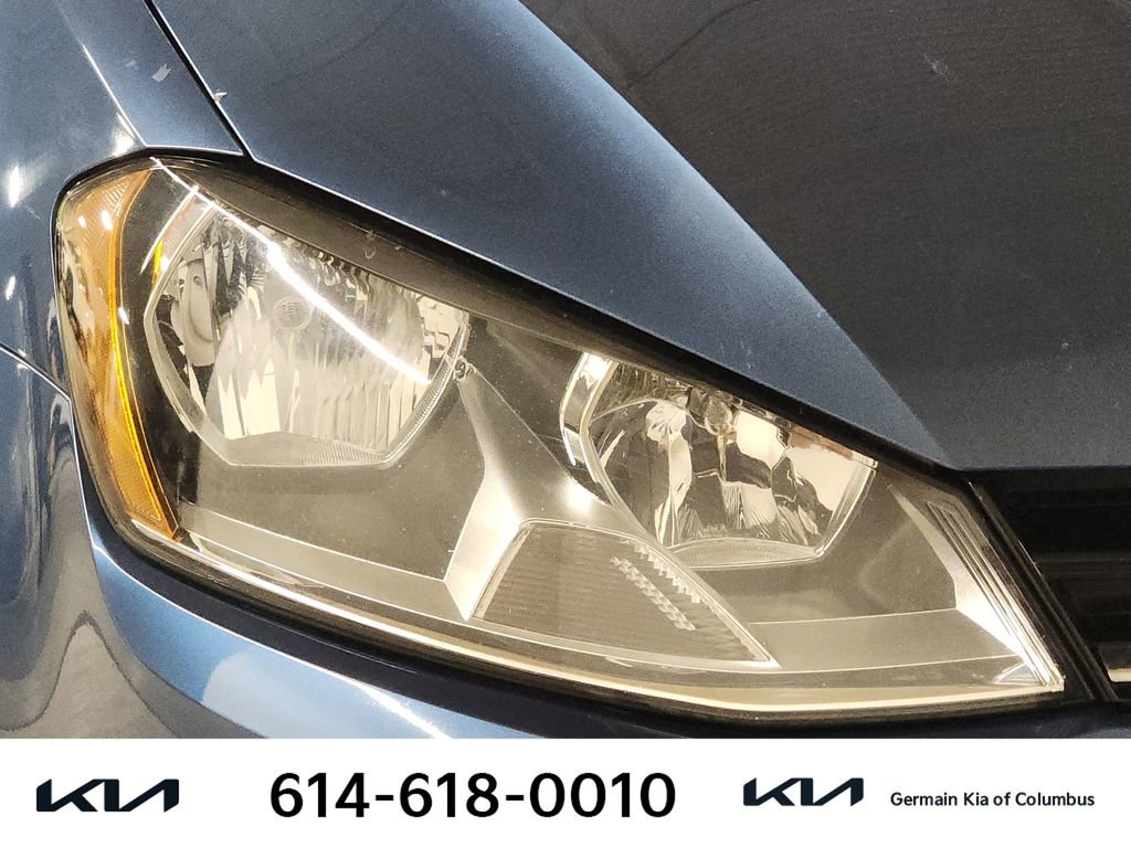 Used 2016 Volkswagen Golf S image 15