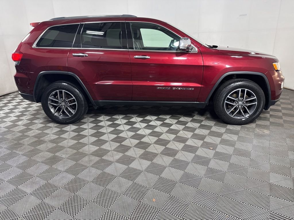 Used 2018 Jeep Grand Cherokee Limited AWD/4WD image 12