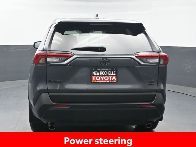 Used 2023 Toyota RAV4 LE AWD/4WD image 5